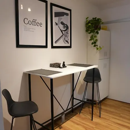 Downtown Hideaway Apartment *